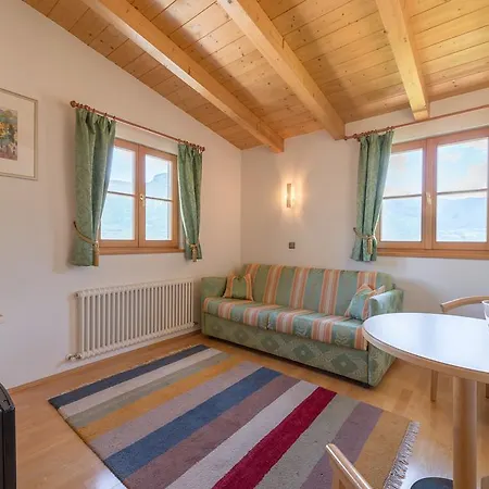 Hotel Ferienwohnungen Hof im Feld