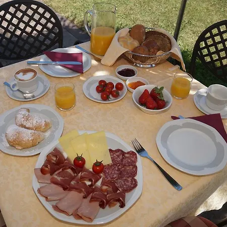 Ferienwohnungen Hof im Feld Hotel