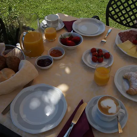 Ferienwohnungen Hof im Feld Hotel
